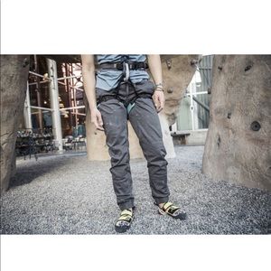 Black diamond notion pants